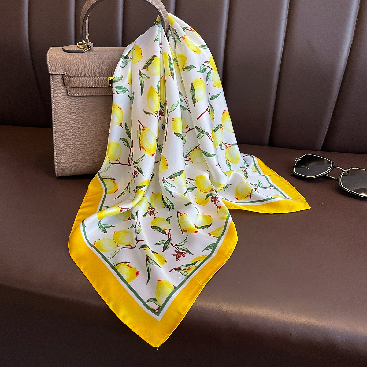 2025 New Yellow Lemon Print Sq - Silk Scarf Square recension och pris